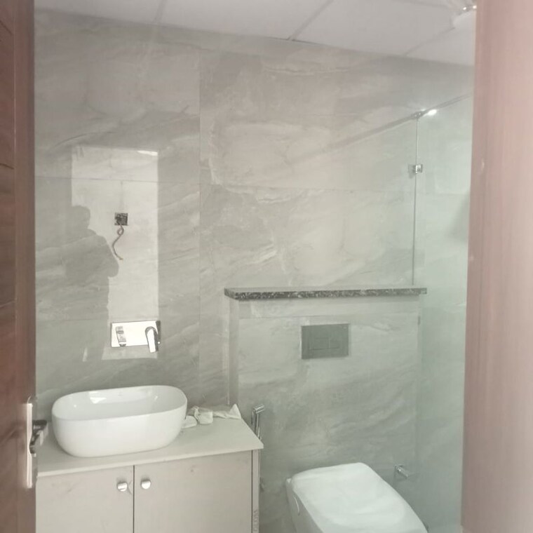 Bathroom, era-redwood-residency 3 Bedroom 1150 Sq.Ft. Apartment In Sector 78 Faridabad 10413865
