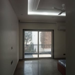 Room in 3 BHK Apartment at ERA Redwood Residency, Sector 78 – for Rent