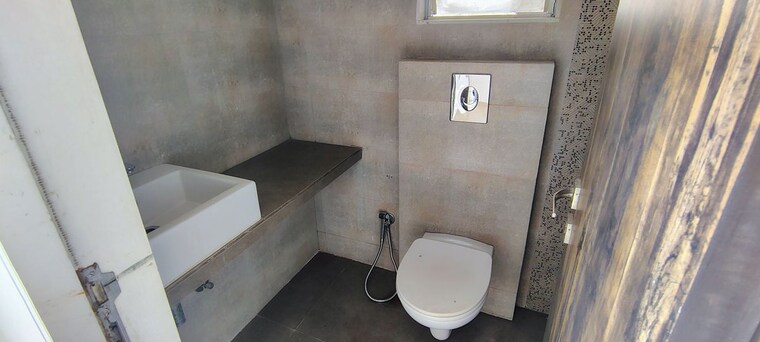 Bathroom, rosa-manhattan 3 Bedroom 950 Sq.Ft. Apartment In Ghodbunder Road Thane 10413871