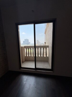 Room in 2 BHK Apartment at Paradise Sai Symphony, Kharghar – for Rent