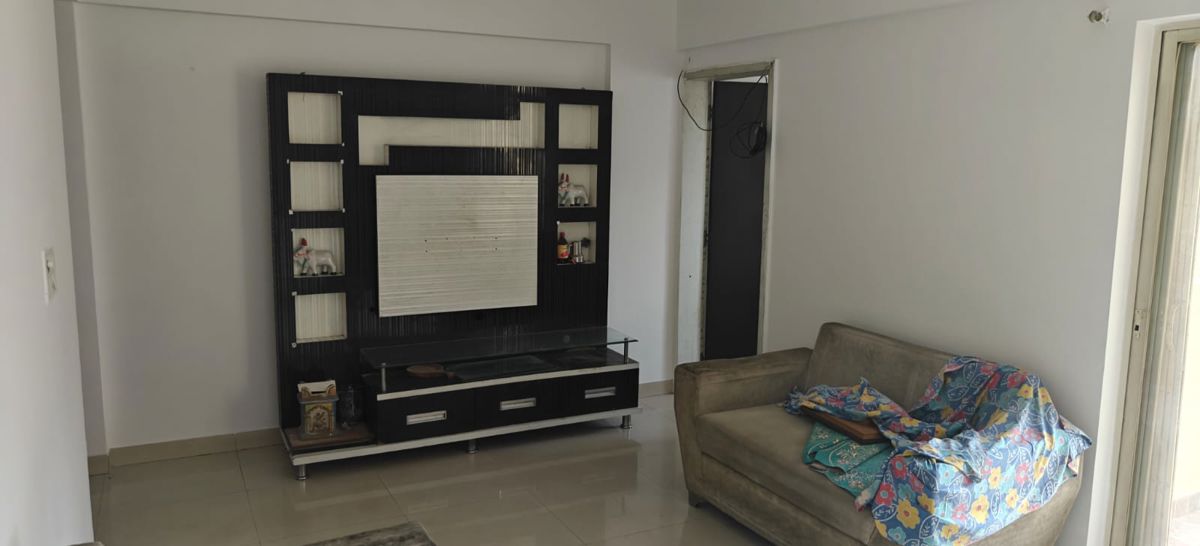 2.5 BHK + Pooja Room,Servant Room,Study Room,Extra Room,Basement,Store Room Apartment For Rent in Digambar Nagar