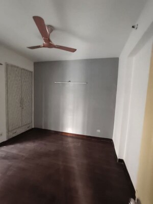 Room in 3.5 BHK Apartment at Paras Tierea Studio Apartments, Sector 137 – for Rent