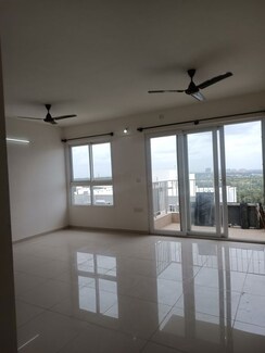 2 BHK Apartment For Rent in Godrej Aqua