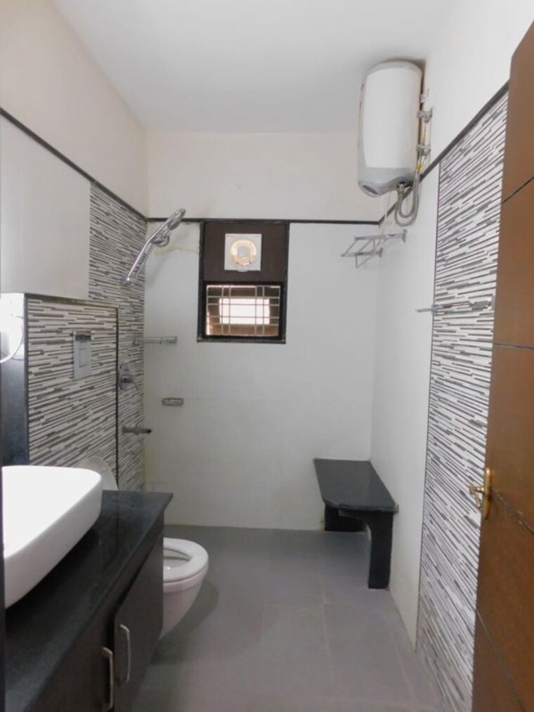 Attached Bathroom, jubilee hills 3 Bedroom 2900 Sq.Ft. Independent House In Jubilee Hills Hyderabad 10413911