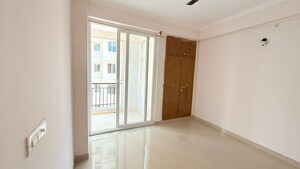 Room in 3 BHK Apartment at Amrapali Kingswood, Sector 4 Greater Noida – for Rent