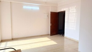Room in 3 BHK Apartment at Amrapali Kingswood, Sector 4 Greater Noida – for Rent