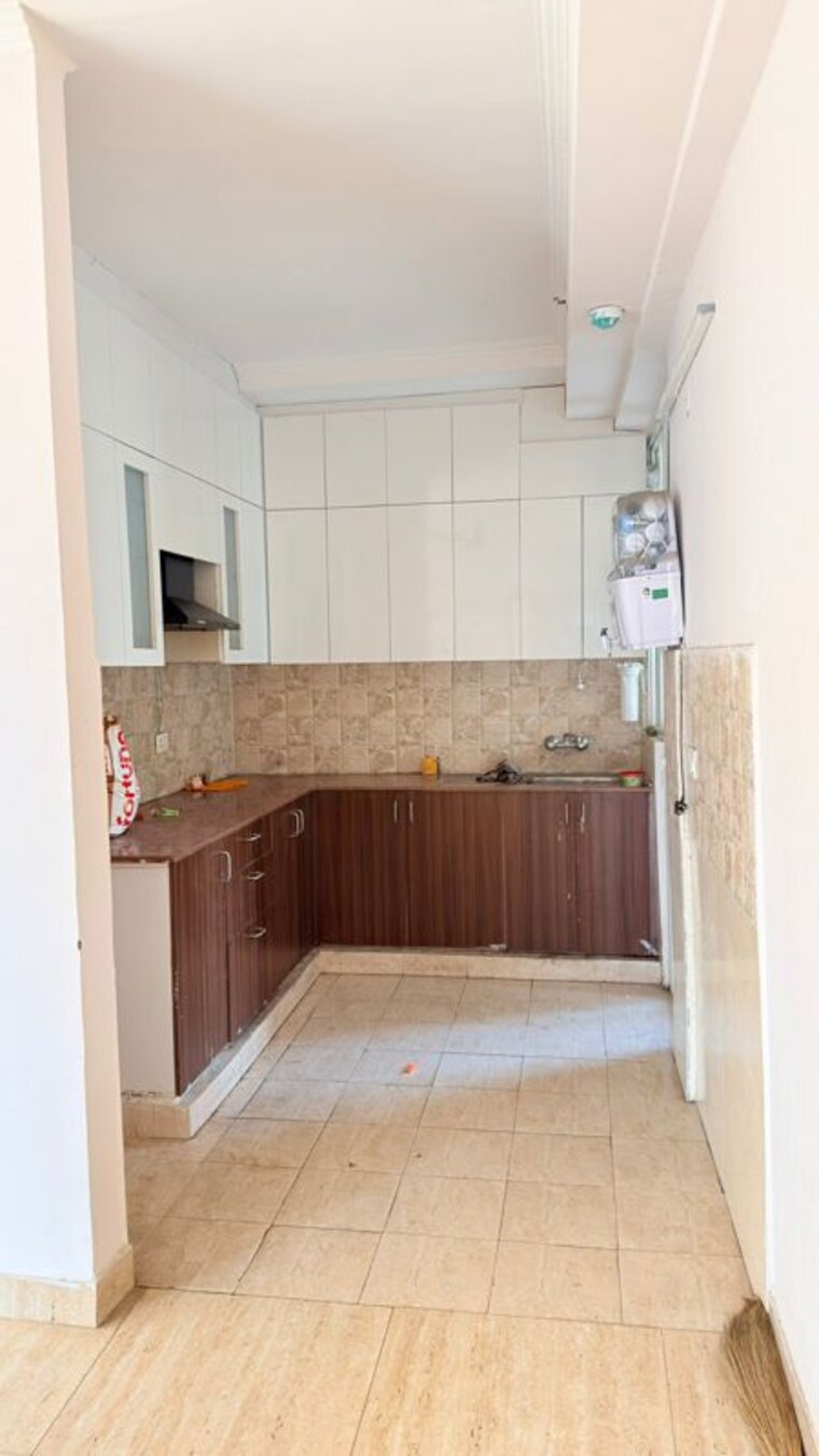 Kitchen, amrapali-kingswood 3 Bedroom 1425 Sq.Ft. Apartment In Sector 4 Greater Noida Greater Noida 10413915