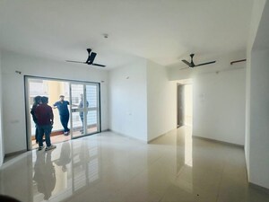 Room in 2 BHK Apartment at Kohinoor Sportsville, Hinjewadi – for Rent