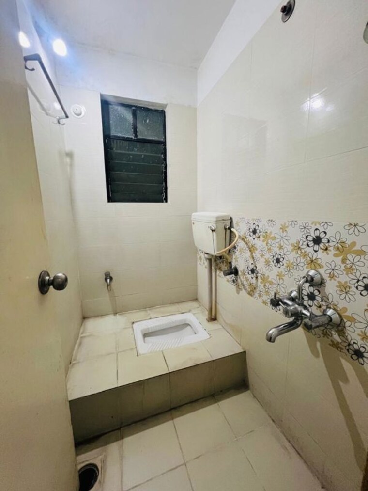 Bathroom, arihant-venkateshwara-green-city 2 Bedroom 950 Sq.Ft. Apartment In Hadapsar Pune 10413920