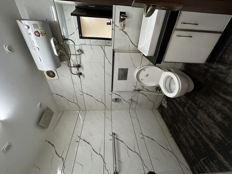 Bathroom, sector 13 dwarka 4 Bedroom 2600 Sq.Ft. Apartment In Sector 13 Dwarka Delhi 10413896
