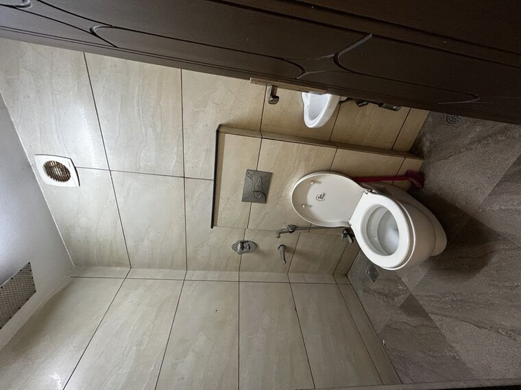 Bathroom, sector 13 dwarka 4 Bedroom 2600 Sq.Ft. Apartment In Sector 13 Dwarka Delhi 10413896