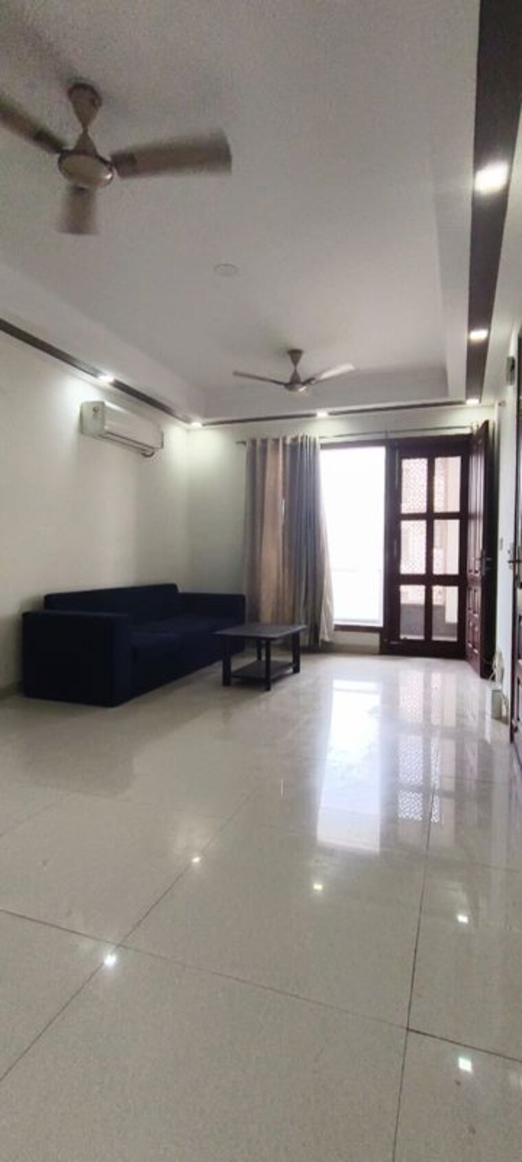 Living Room, sector 45 3 Bedroom 2200 Sq.Ft. Builder Floor In Sector 45 Gurgaon 10413913