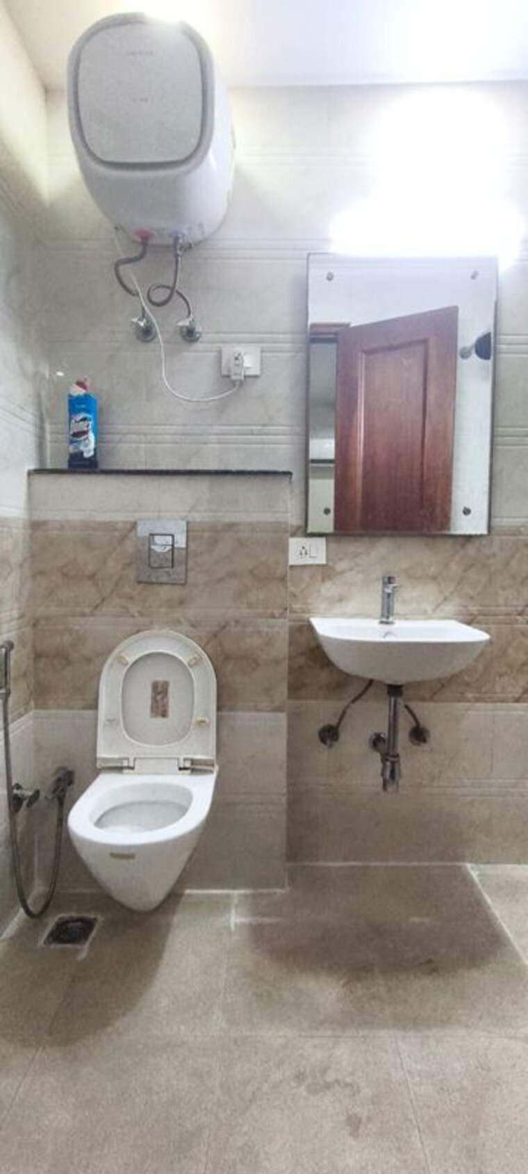 Bathroom, sector 45 3 Bedroom 2200 Sq.Ft. Builder Floor In Sector 45 Gurgaon 10413913
