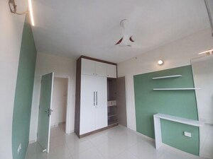 Room in 3 BHK Apartment at Godrej Aqua, International Airport Road – for Rent