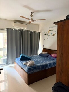 3 BHK + Study Room Apartment For Rent in Godrej Central