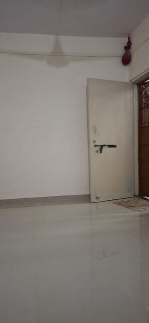 Room in 1 BHK Apartment at Cidco Ekta CHS, Ghansoli – for Rent
