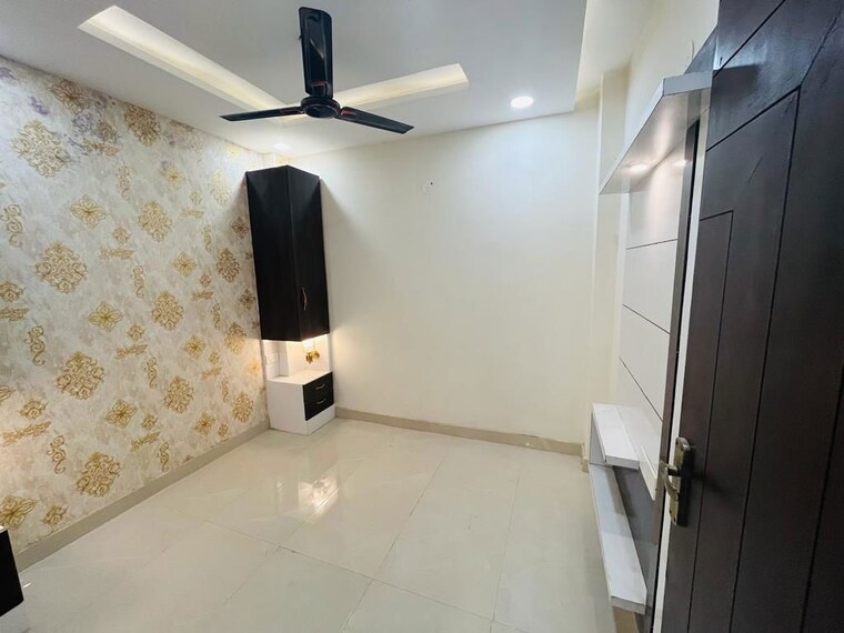 Room, dwarka mor 2.5 Bedroom 800 Sq.Ft. Builder Floor In Dwarka Mor Delhi 10413949