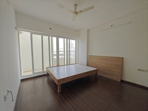 Room in 4 BHK Apartment at Rohan Mithila, Viman Nagar – for Rent