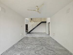 Room in 4 BHK Apartment at Rohan Mithila, Viman Nagar – for Rent