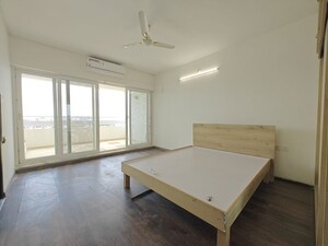 Room in 4 BHK Apartment at Rohan Mithila, Viman Nagar – for Rent