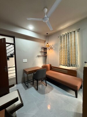 Living Room in 1 BHK Builder Floor at Dlf City Phase 3 – for Rent