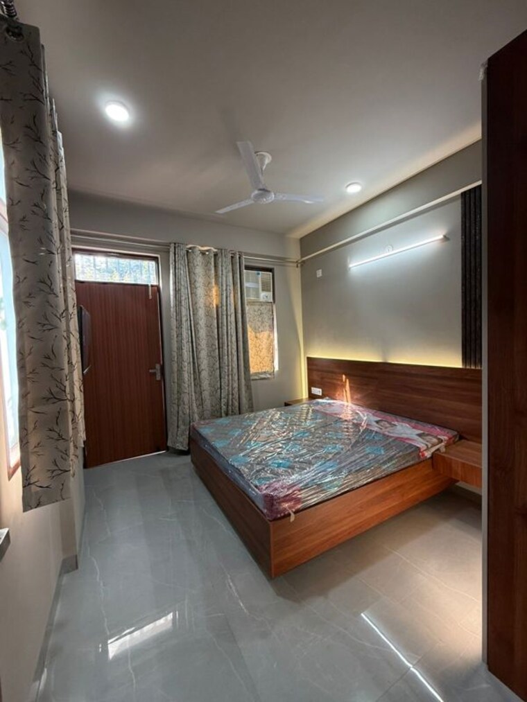 Bedroom, dlf city phase 3 1 Bedroom 500 Sq.Yd. Builder Floor In Dlf City Phase 3 Gurgaon 10413976