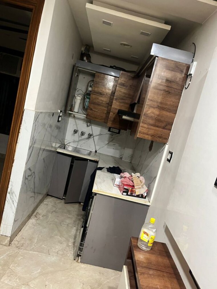 Kitchen, dwarka mor 2.5 Bedroom 1100 Sq.Ft. Builder Floor In Dwarka Mor Delhi 10413982