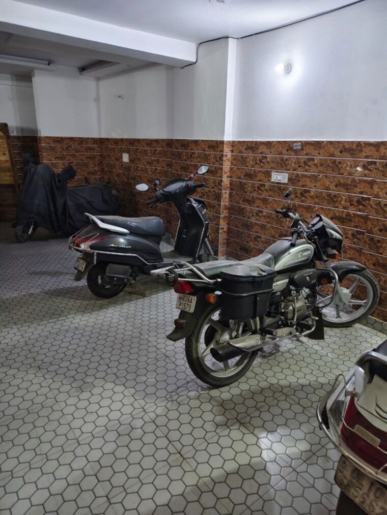  Parking, dwarka mor 2.5 Bedroom 1100 Sq.Ft. Builder Floor In Dwarka Mor Delhi 10413982