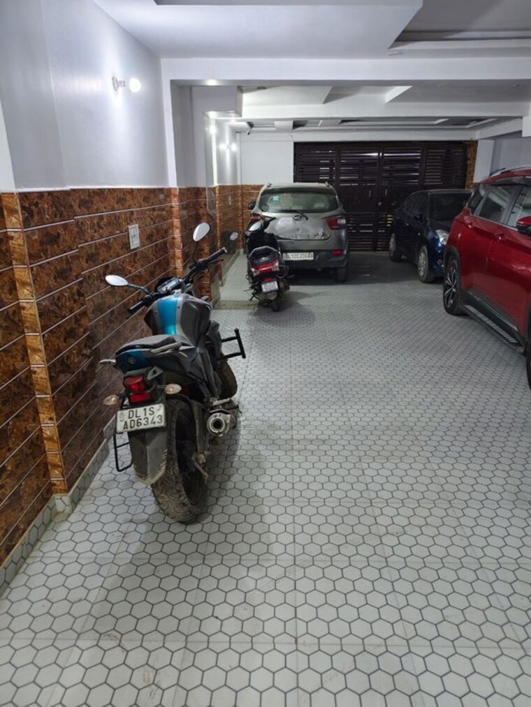  Parking, dwarka mor 2.5 Bedroom 1100 Sq.Ft. Builder Floor In Dwarka Mor Delhi 10413982