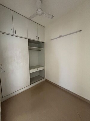 Room in 2.5 BHK Apartment at Emaar Emerald Estate, Sector 65 – for Rent
