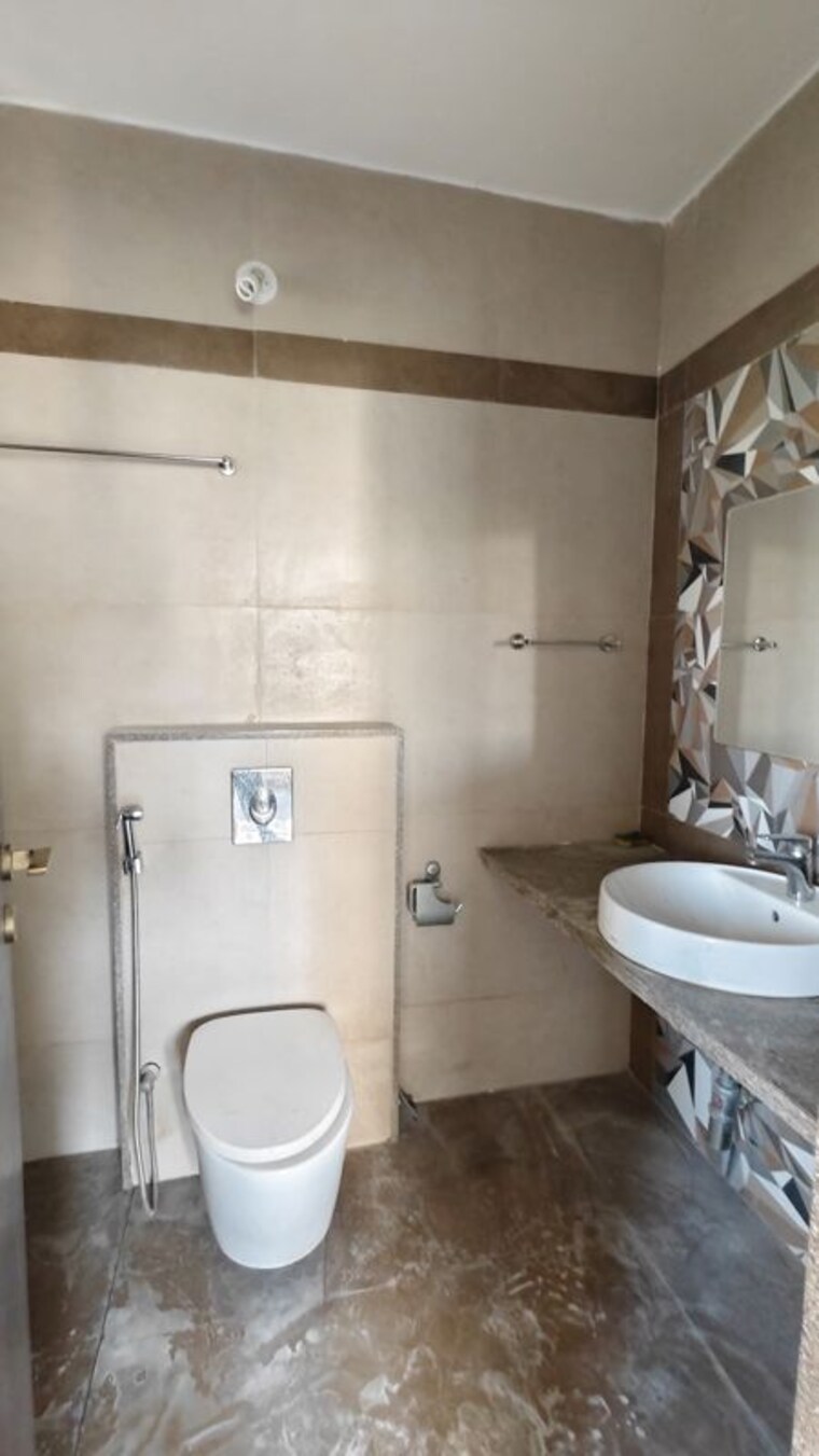 Bathroom, janki-rainbow-apartments 3 Bedroom 1250 Sq.Ft. Apartment In Baner Pune 10414004