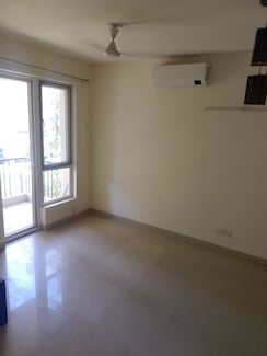 2.5 BHK + Study Room Apartment For Rent in Emaar Emerald Estate