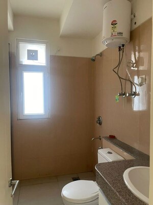 Bathroom in 2.5 BHK Apartment at Emaar Emerald Estate, Sector 65 – for Rent