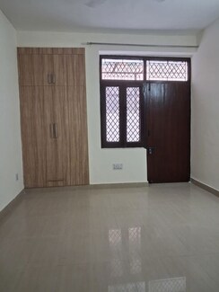 3.5 BHK + Servant Room Builder Floor For Rent in Orchid Island