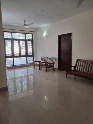 Room in 3.5 BHK Builder Floor at Orchid Island, Sector 51 – for Rent