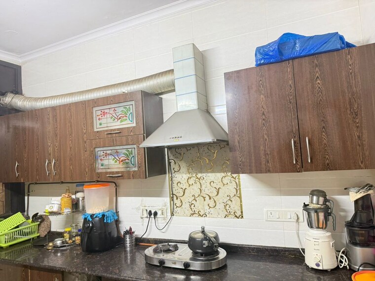 Kitchen, east of kailash 2 Bedroom 200 Sq.Yd. Apartment In East Of Kailash Delhi 10414119