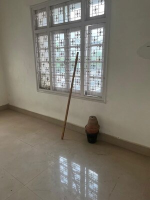 Room in 6 BHK Independent House at Golf Links – for Rent