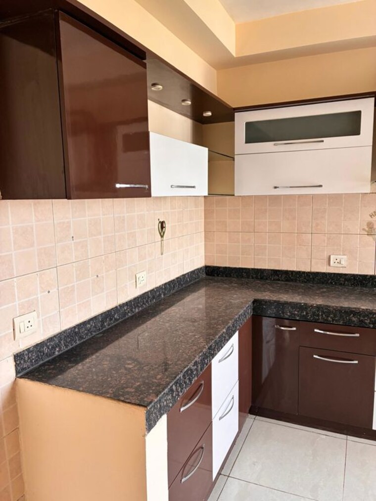 Kitchen, godrej-meridien 3.5 Bedroom 2002 Sq.Ft. Apartment In Sector 106 Gurgaon 10414127