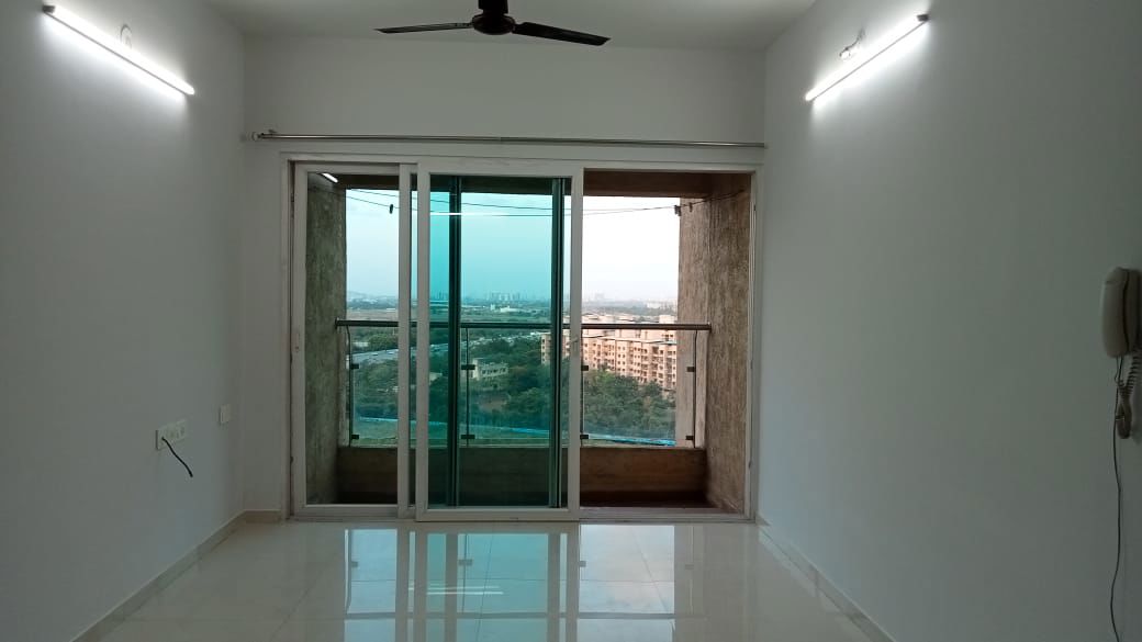 2 BHK + Extra Room 820 Sq.Ft. Apartment in Rustomjee Azziano Wing I
