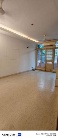 3 BHK + Servant Room Apartment For Rent in Defence Colony