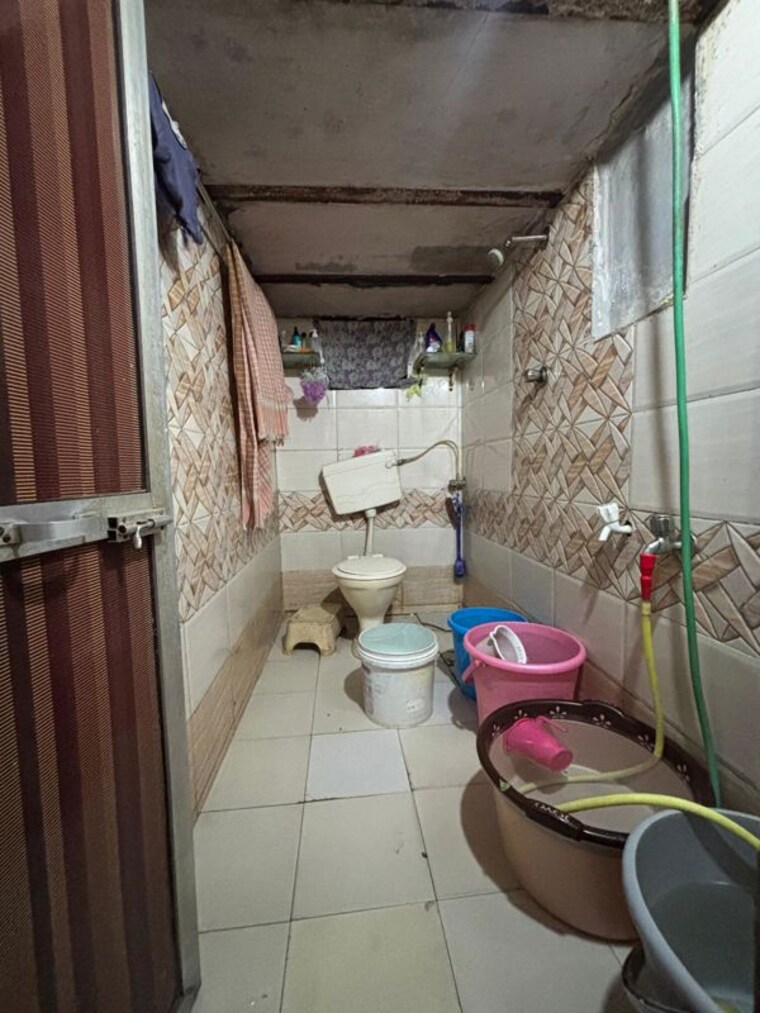 Bathroom, chembur colony 1 Bedroom 310 Sq.Ft. Apartment In Chembur Colony Mumbai 10414147