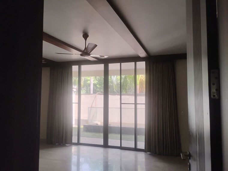 Room, emaar-emerald-hills-phase-2 4 Bedroom 10000 Sq.Ft. Builder Floor In Sector 65 Gurgaon 10414174