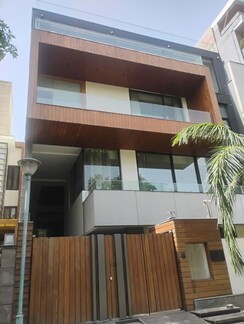 4 BHK + Store Room Builder Floor For Sale in Emaar Emerald Hills Phase 2