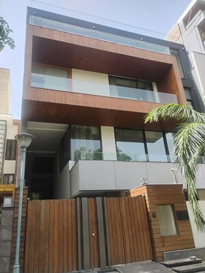 4 BHK Builder Floor For Sale in Emaar Emerald Hills Phase 2, Sector 65