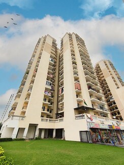3 BHK Apartment For Sale in Gayatri Aura