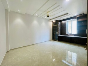 Room in 3 BHK Apartment at Souhiti SVR Mansion, Serilingampally – for Rent