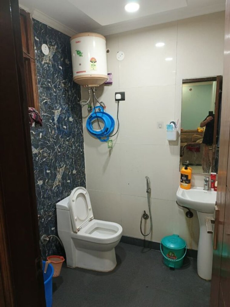 Bathroom, mehrauli 2 Bedroom 750 Sq.Ft. Builder Floor In Mehrauli Delhi 10414210