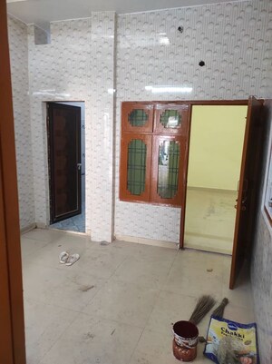 Room in 2 BHK Independent House at Gomti Nagar – for Rent