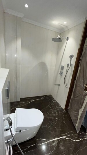 Bathroom in 4 BHK Independent House at Connaught Place – for Sale