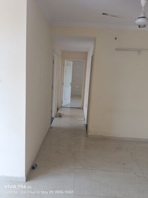 Room in 3 BHK Apartment at Omaxe The Palace, Gomti Nagar – for Rent